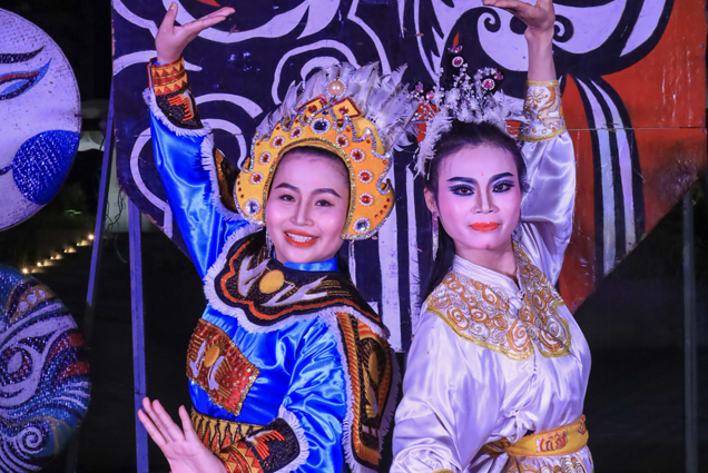 2 siblings with love for Tuong 