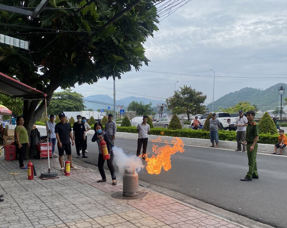 Fire safety family groups help prevent reduce fire risks from beginning