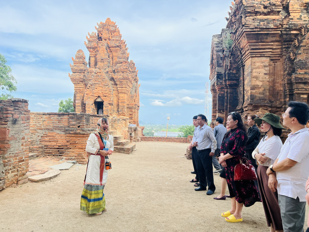 Khanh Hoa Province and Ninh Thuan Province strengthen links in tourism development 