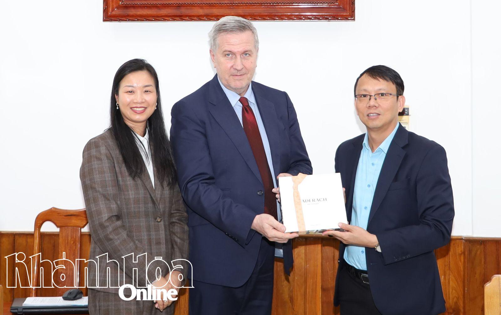 JANZZ.Technology (Switzerland) proposes piloting Integrated Labor Market Solution in Khanh Hoa