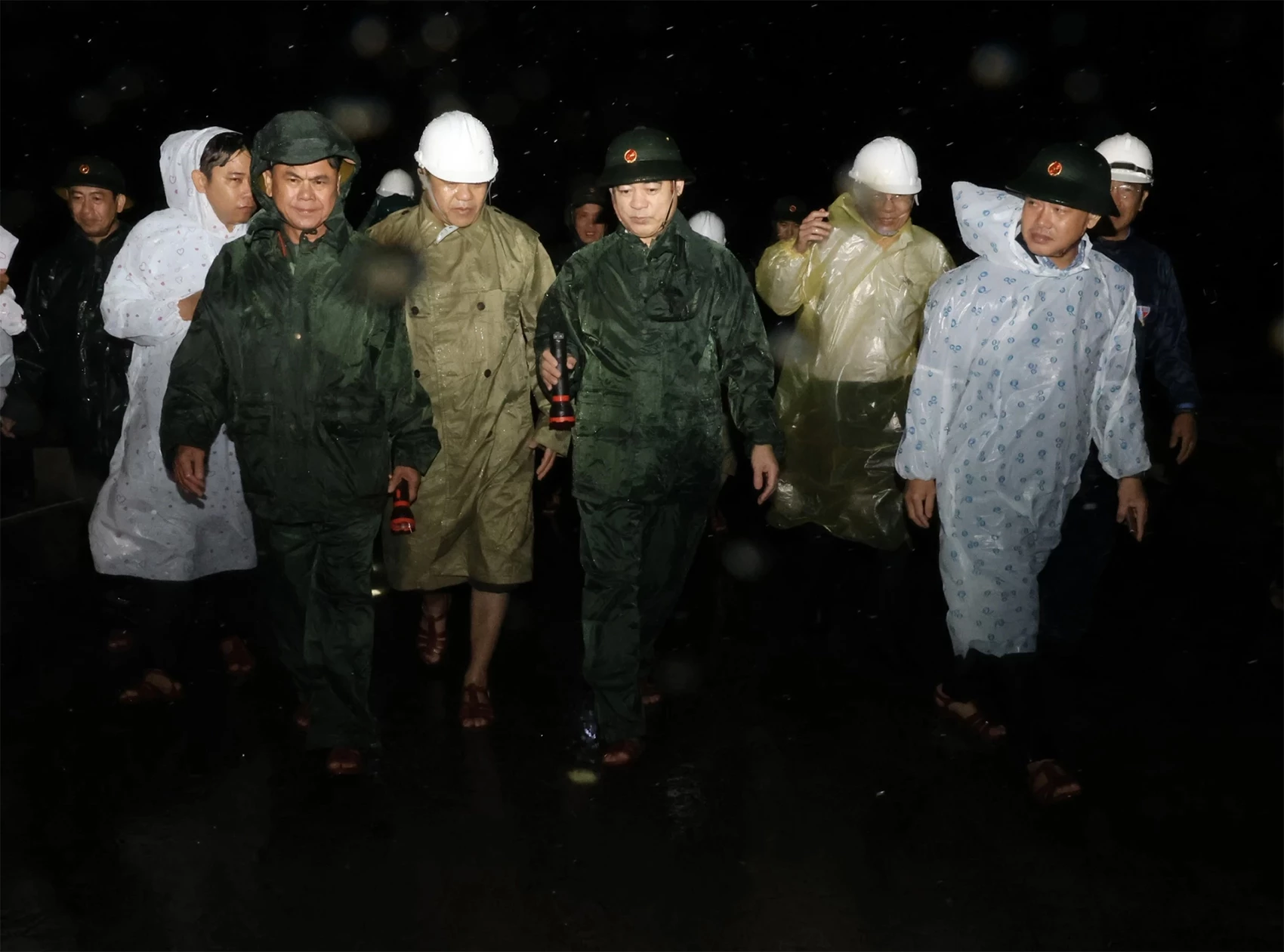 Khanh Hoa Party Secretary inspects typhoon response in critical areas