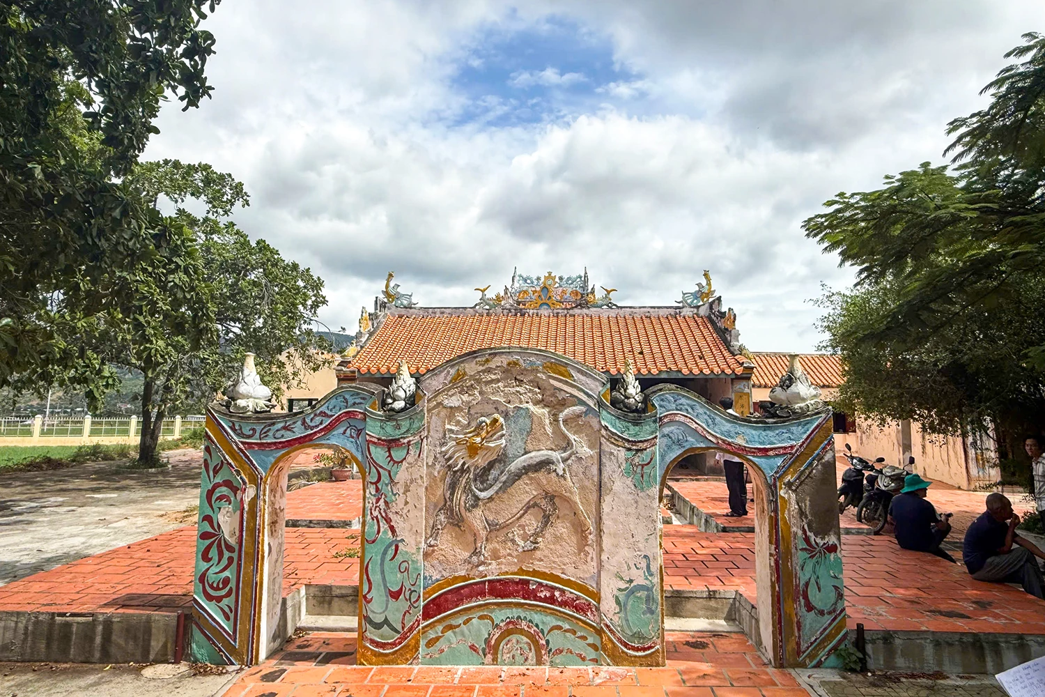 Proposing prioritizing restoration and embellishment of 12 monuments