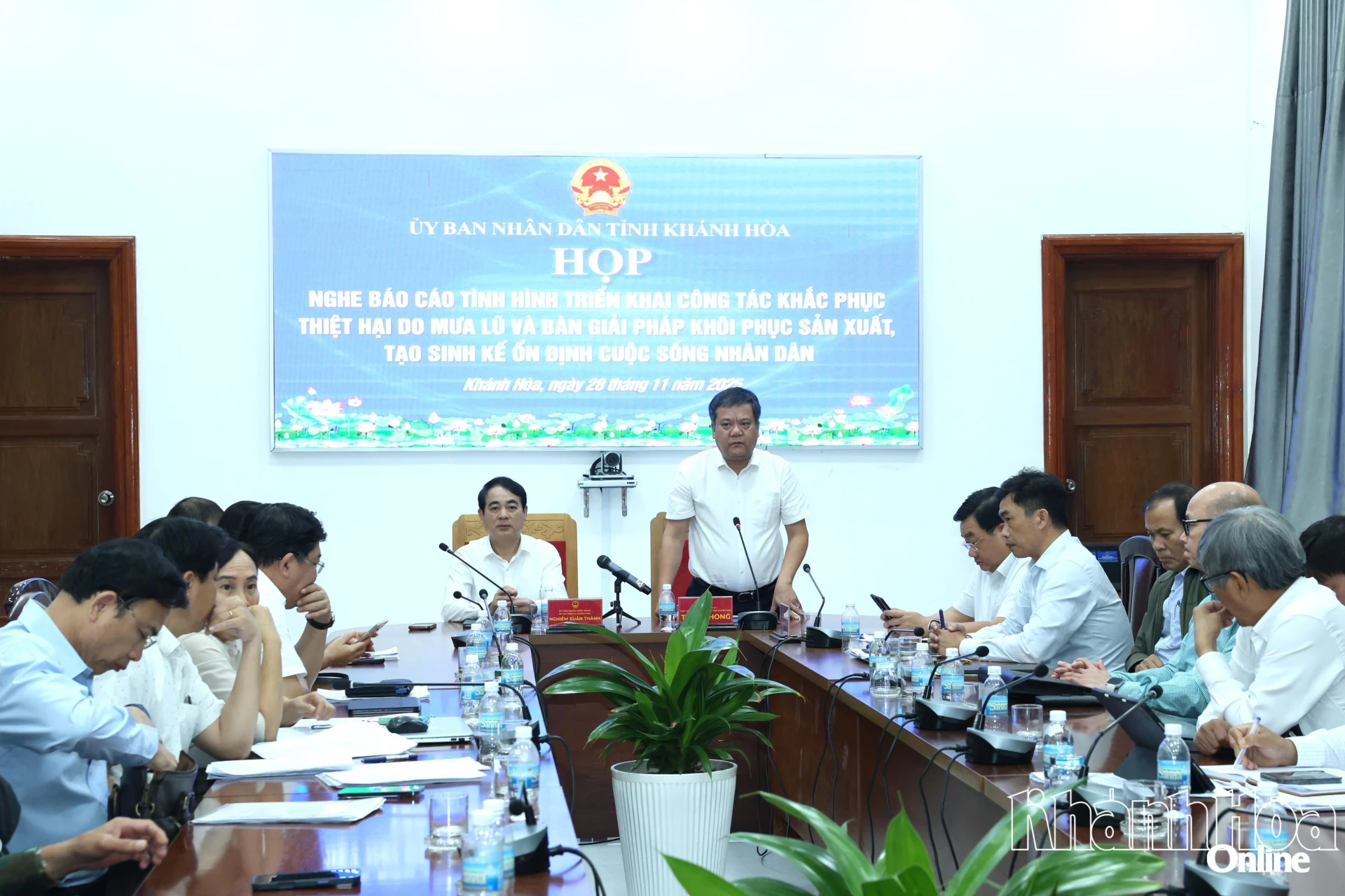 Khanh Hoa Provincial People's Committee grants relief to flood-affected tenants