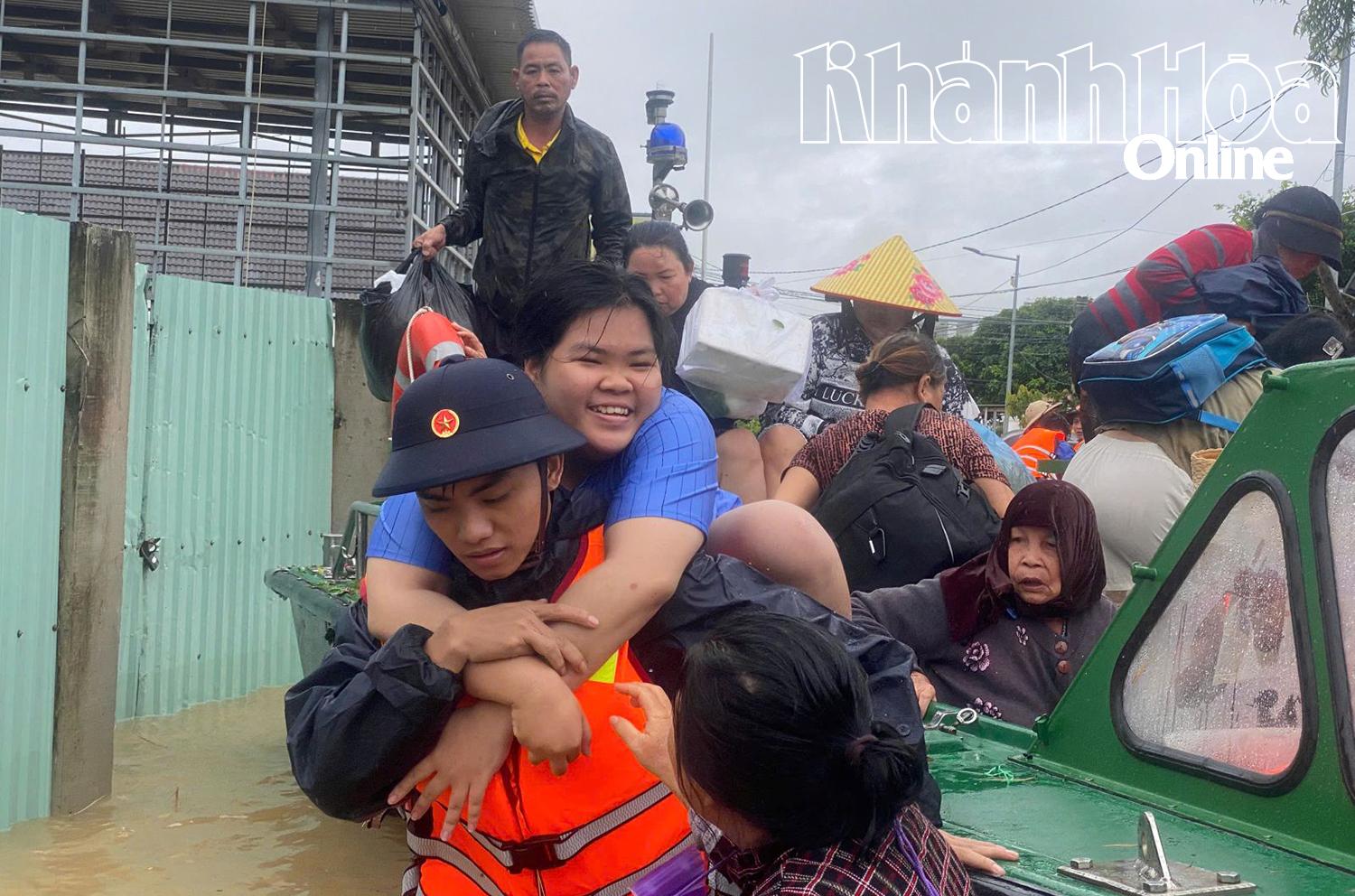 Humanity raised amid fierce floods