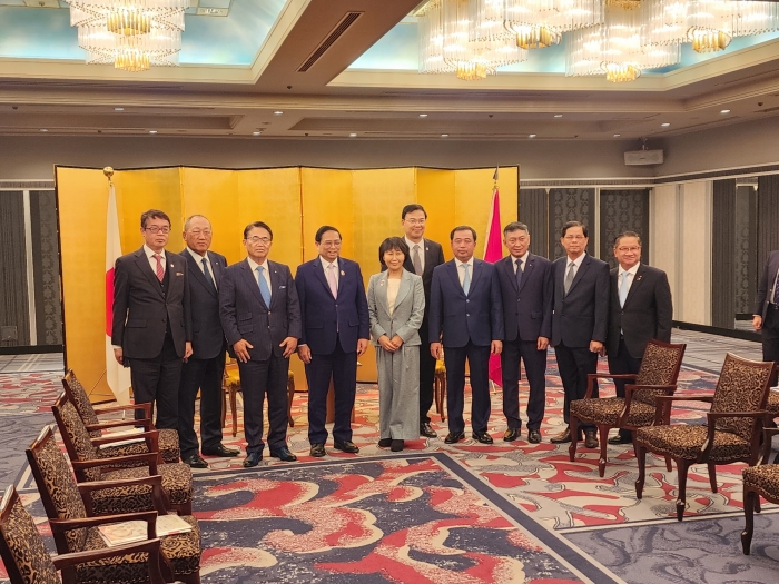 PM Pham Minh Chinh receives governors of 5 Japanese prefectures