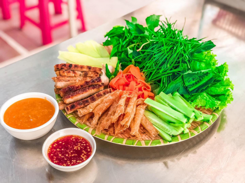 Nem nuong Ninh Hoa recognized among 10 Asian records on Vietnamese cuisine and gift specialties