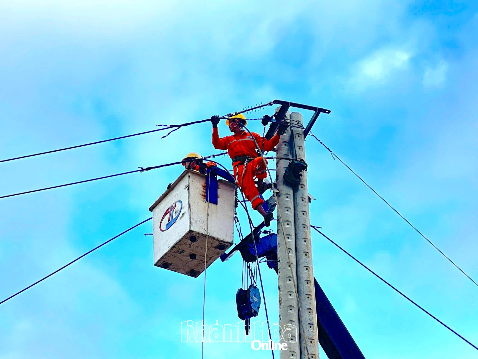 Efforts to restore electricity and water supply