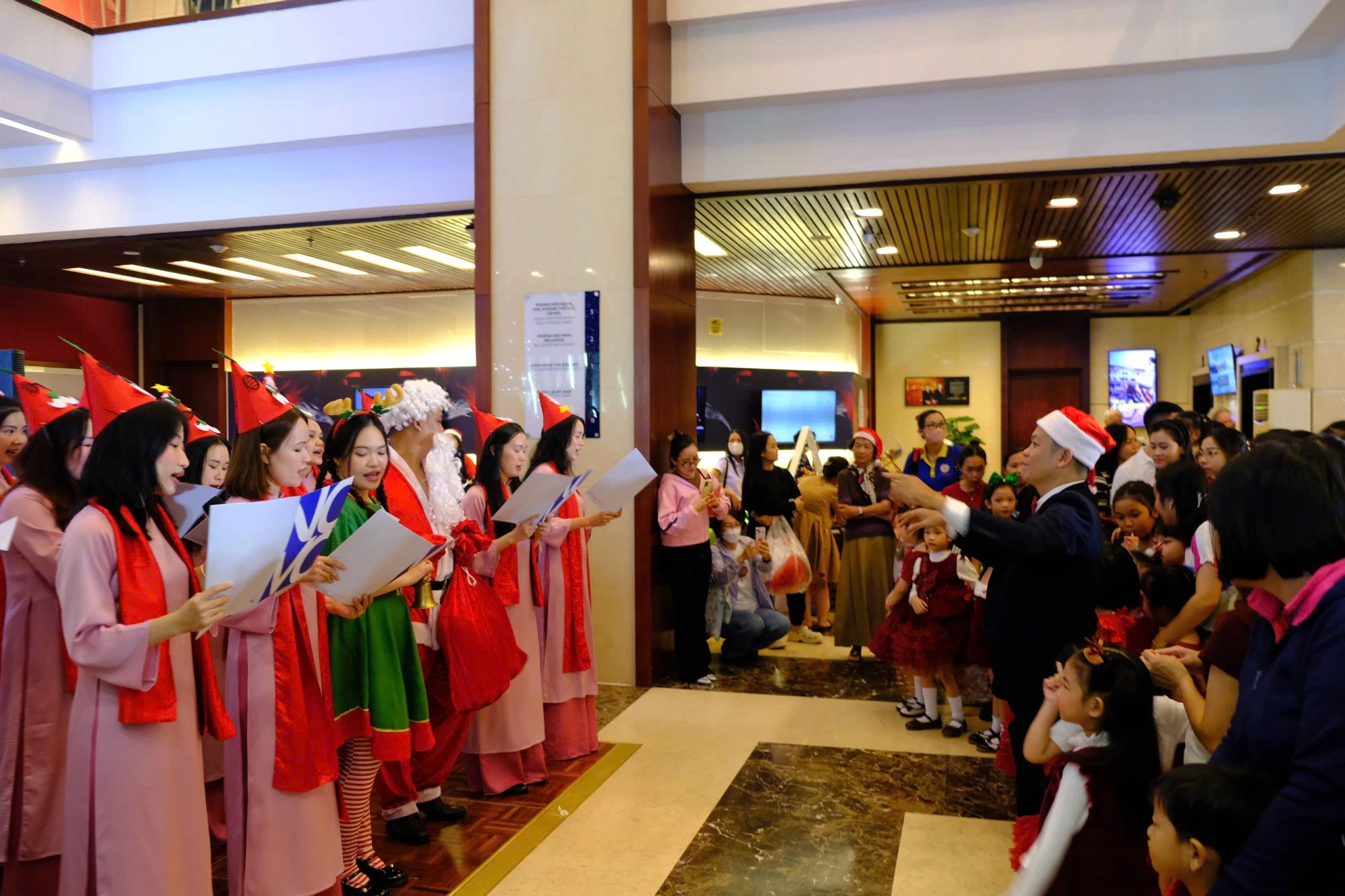 "Greener Christmas" tree lighting