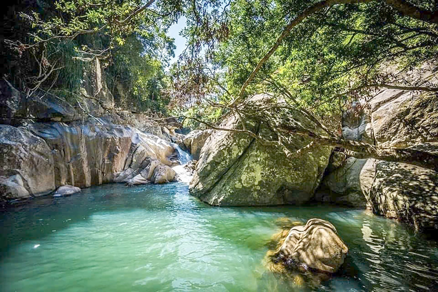 How beautiful Ba Ho scenic area is!