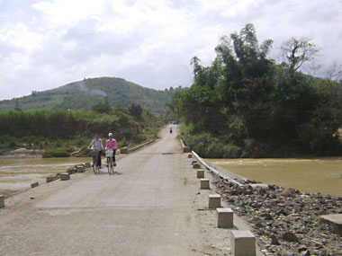 Dien Dong Flood Bridge to start construction in 1st quarter, 2010