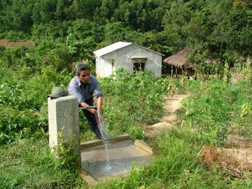 85% of Khanh Son residents have access to clean water