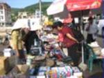 Cruise tourists buy handicrafts at Nha Trang Port
