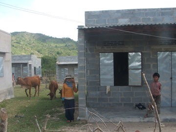 Over VND3.6 billion to support ethnic minority people’s production