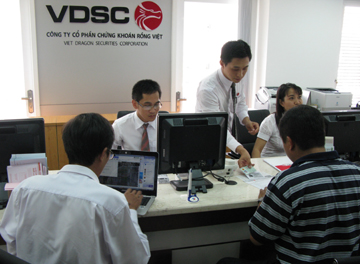 Viet Dragon Securities Corporation opens Nha Trang branch