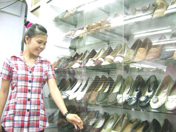 Sandals: dominant summer footwear