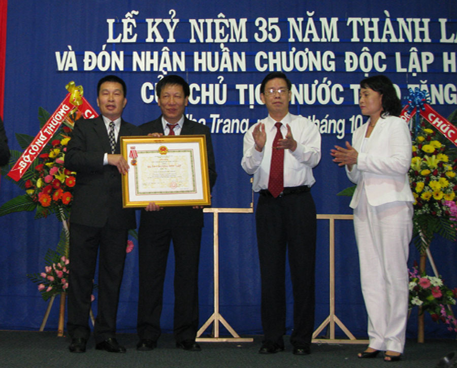 Phu Khanh Petroleum Company receives Third-class Independent Medal