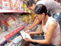 Sugar price drops slightly