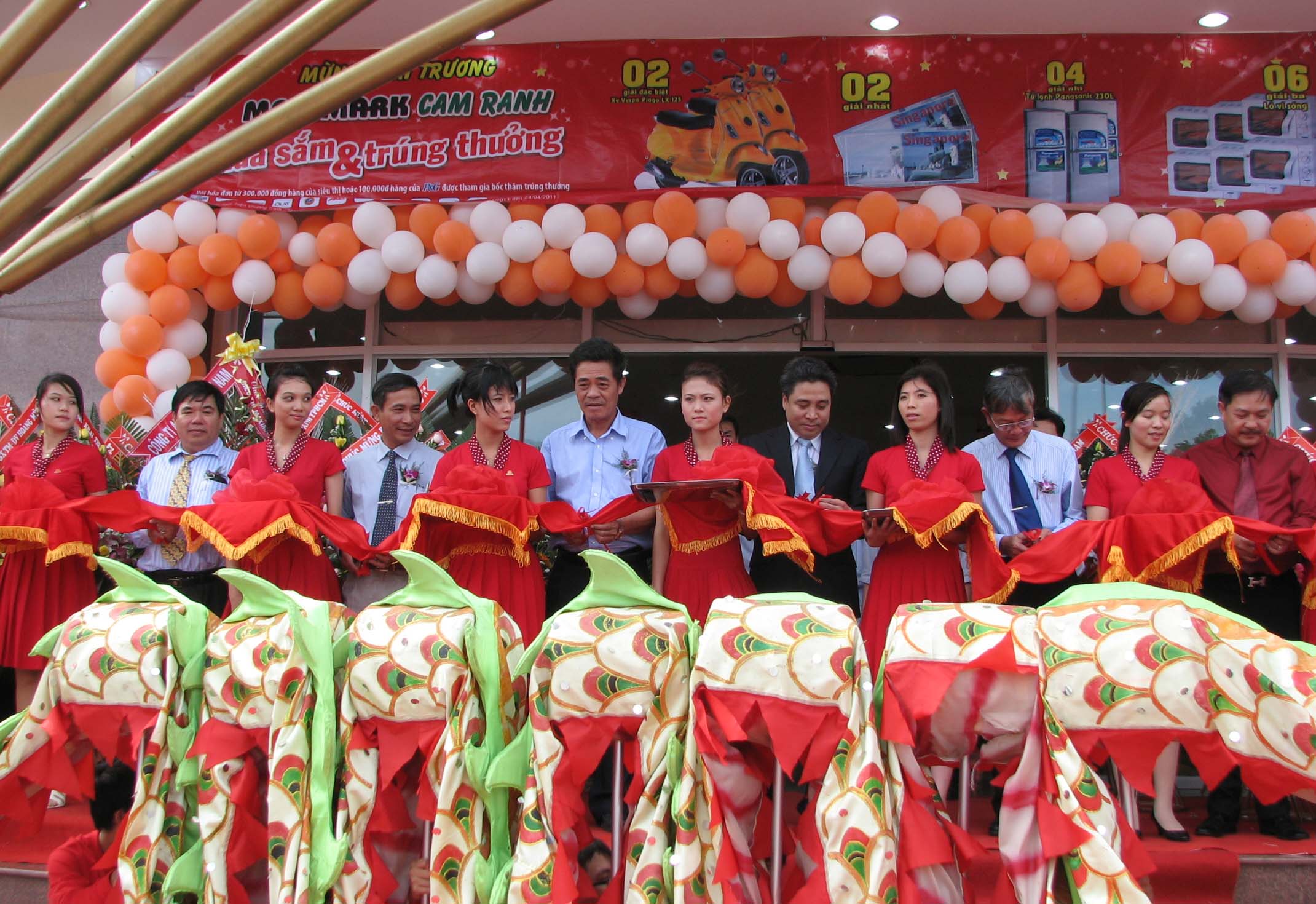 Maximark Cam Ranh opens