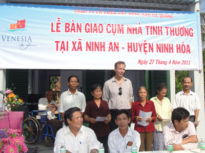 Ha Quang Land donates 5 houses to flood victims