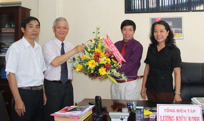 Leaders visit press organizations