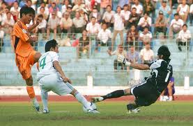 Loc Tho Team wins 2011 Nha Trang Football Vikoda Cup