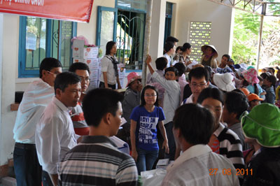 Agribank does charity in Van Ninh District