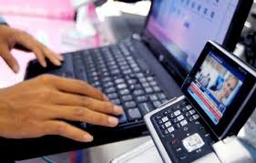 Provincial Association of Science Technology donates VND60m to students