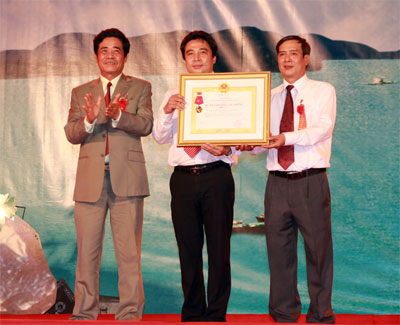 Ceremony held to announce Govt’s Resolution 65/NQ-CP on founding Cam Ranh City