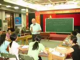 Prudential Vietnam opens English course for office staff