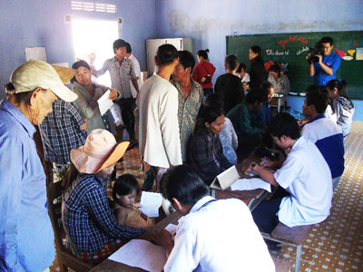 Over 200 people in Van Ninh given medicine free