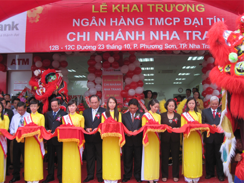 TrustBank opens Nha Trang Branch
