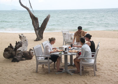 Khanh Hoa tourism appreciates travel firms’ efforts