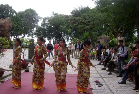 Cham dance at Ponagar Temple