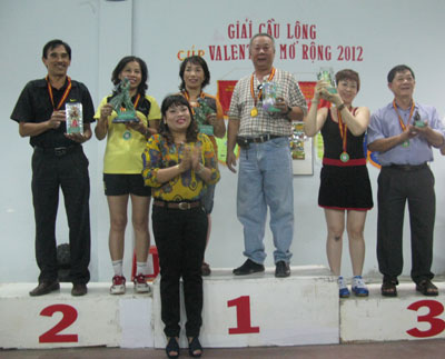 60 players join 1st Open Badminton Tournament Valentine Cup 2012