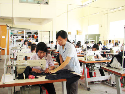 30,000 trained at vocational schools in 2011