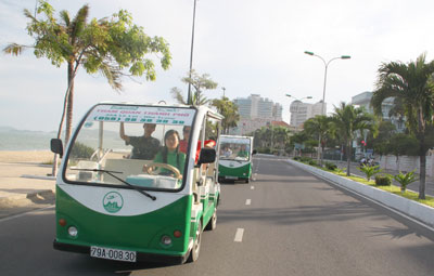 Interesting city tour by electric car