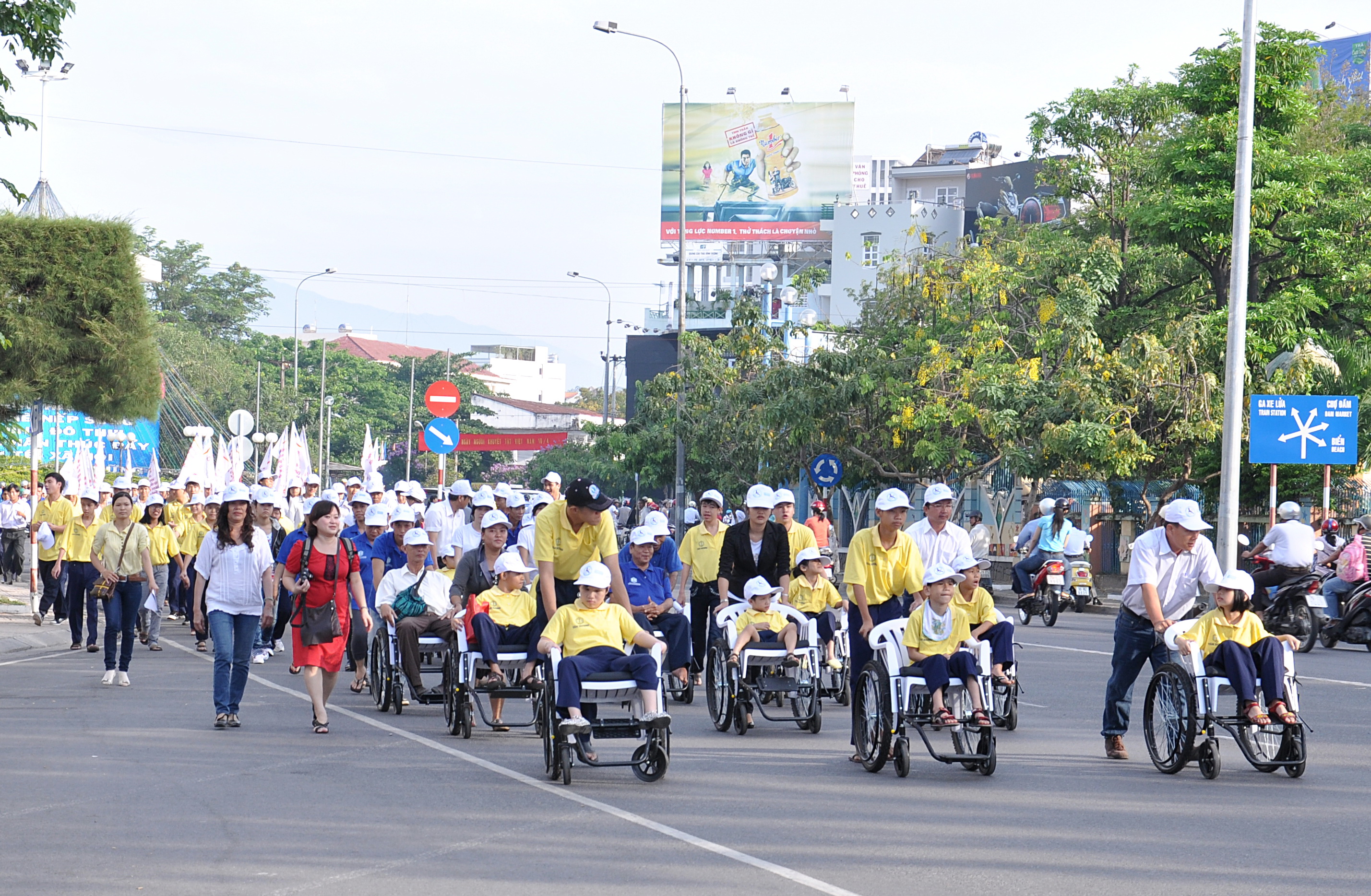 270 parade in Nha Trang to mark Day for Disabled People