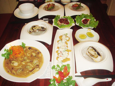 Oyster feast at Len Palace