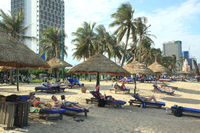 Engined games on Nha Trang sea controlled