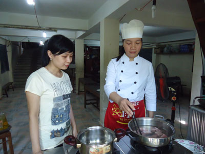 Domestic art courses satisfy women’s demand