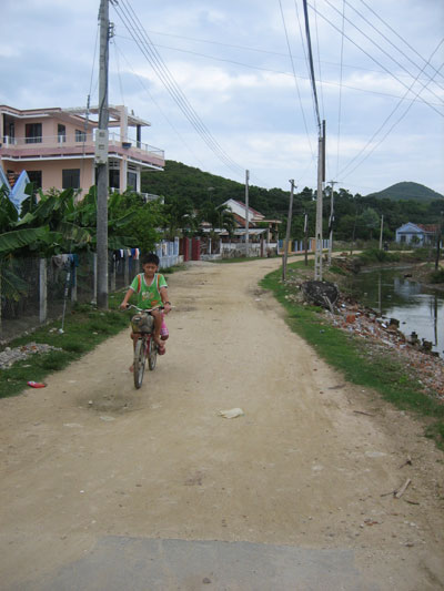 Movement of land donation for roads in Ninh Hai