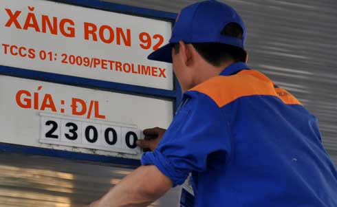 Petrol rises by VND1,130/liter