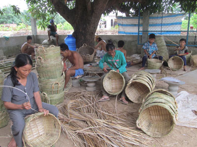 Basket-weaving villages thrive again in Cam Lam