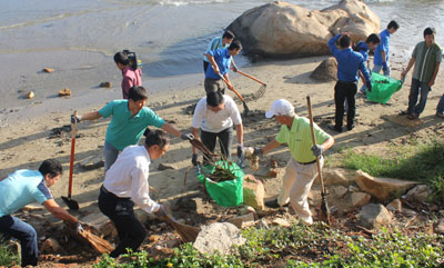 500 join Clean Up the World Campaign 2012