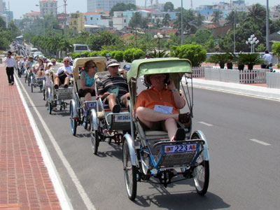 2,700 foreign tourists of Diamond Princess ship arrives Nha Trang