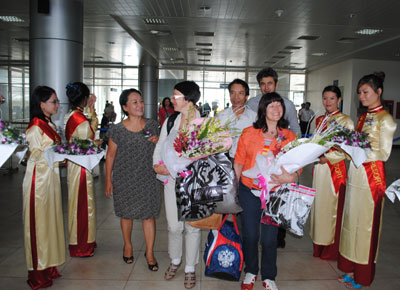 Russian tourists given warm welcome.