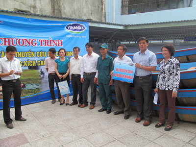 10 rescue boats offered to Khanh Hoa