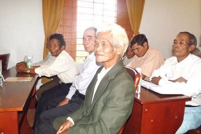 Khanh Son village patriarchs promote healthy living environment