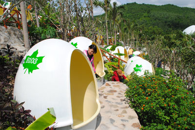 Unique mud bath experience in eggs