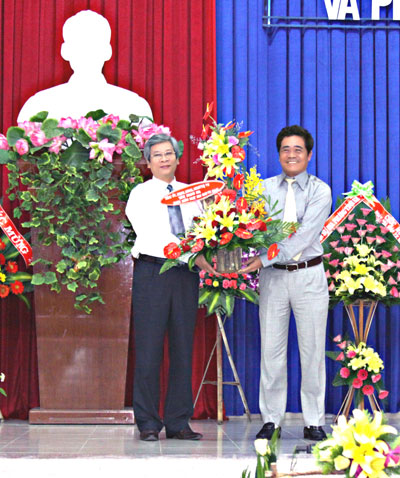 3 teachers recognized Teacher of Merit